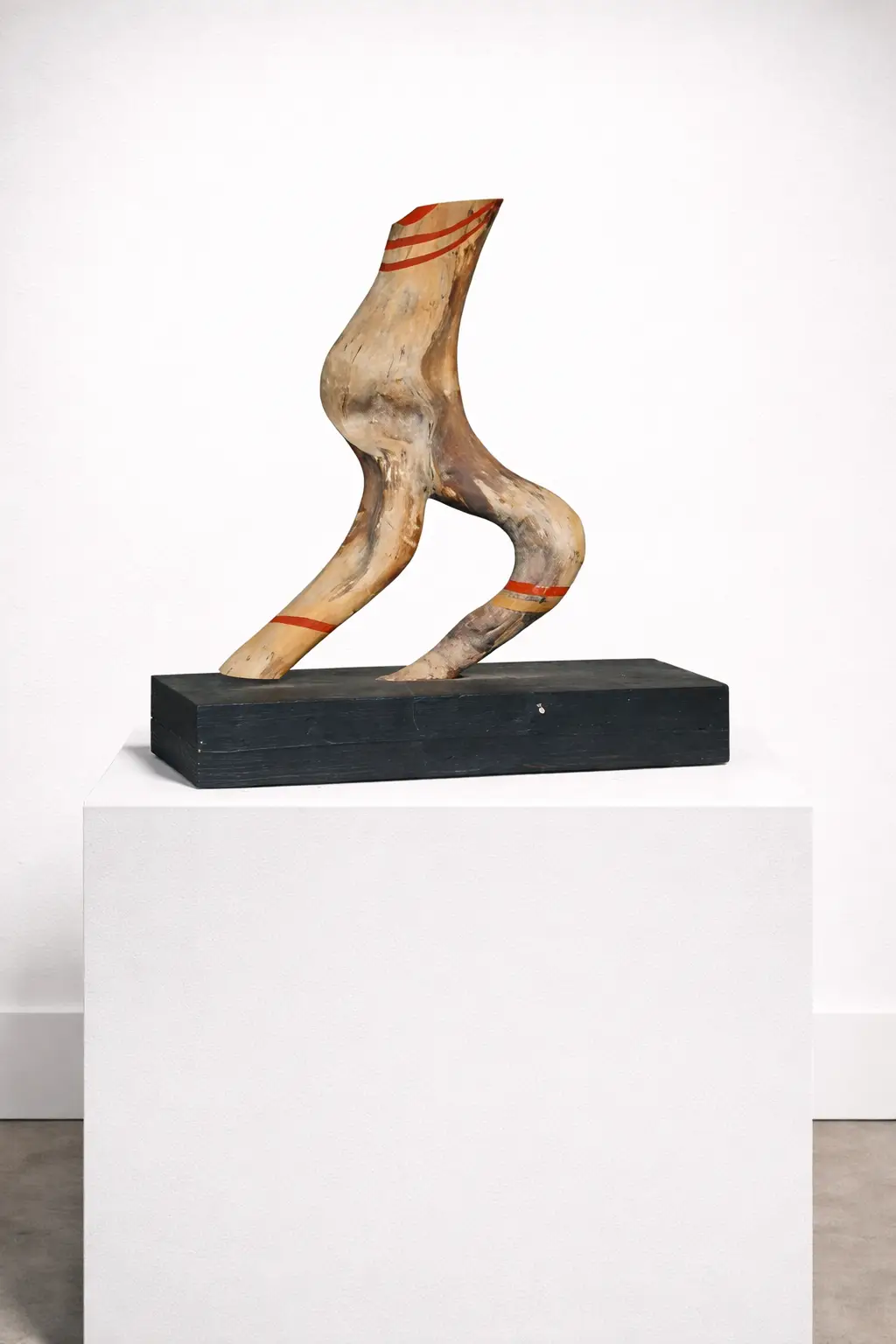 Pedestrian (Artwork ID 148) by Joaquim Pujol Grau, a vertical contemporary sculpture crafted from wood and acrylic. This 31x30 cm minimalist artwork features a small-scale geometric composition blending natural wood textures with modern acrylic elements. Peatón (Obra ID 148) de Joaquim Pujol Grau, una escultura vertical contemporánea realizada en madera y acrílico. Esta obra minimalista de 31 x 30 cm presenta una composición geométrica a pequeña escala que combina texturas de madera natural con elementos modernos de acrílico.